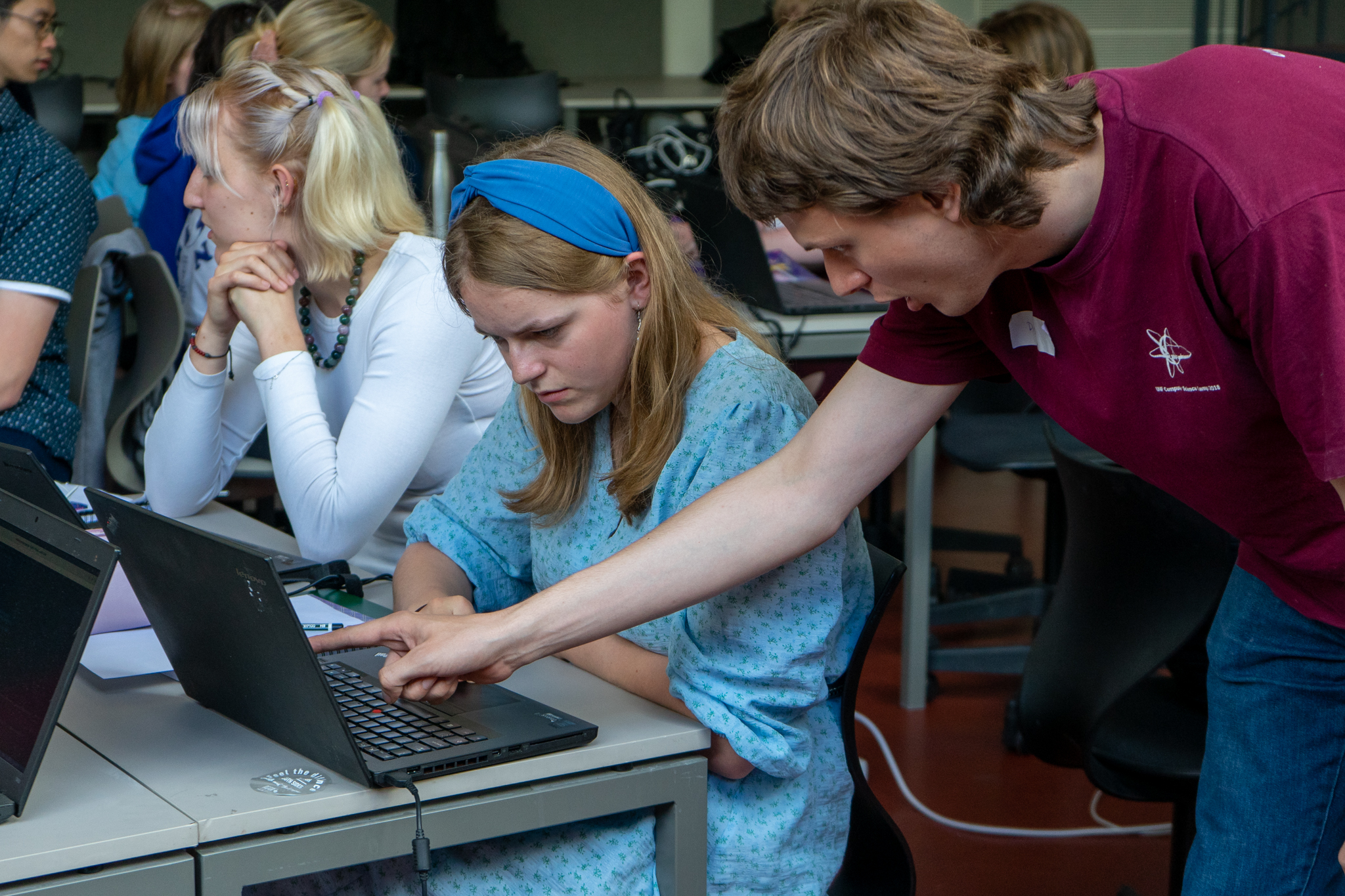 Gymnasieelever på UNF Computer Science Camp 2022